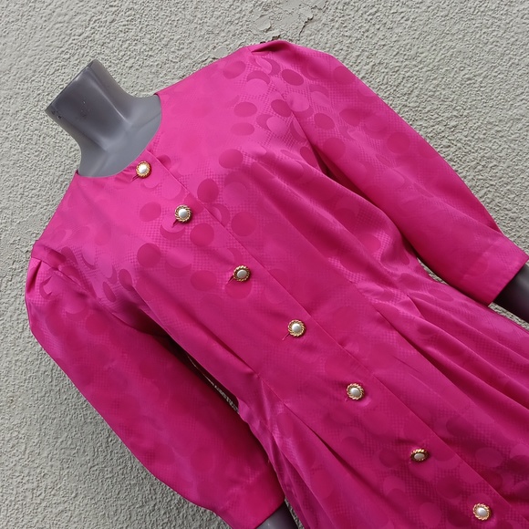 MS CHAUS VINTAGE 10 BUTTON PINK BUBBLE DRESS (HONG KONG) - Picture 12 of 17